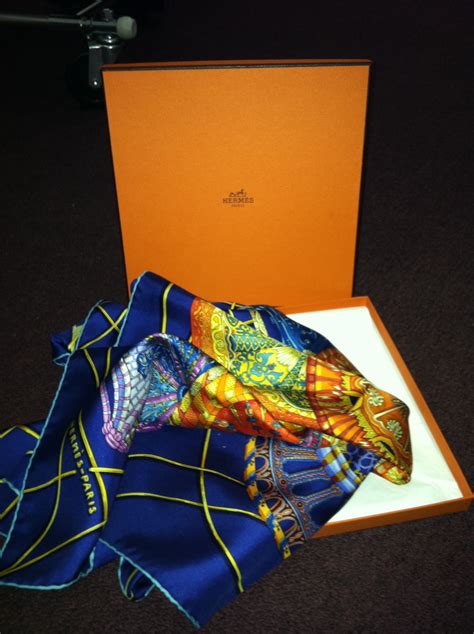 carre hermes d'|authentic hermes scarves online.